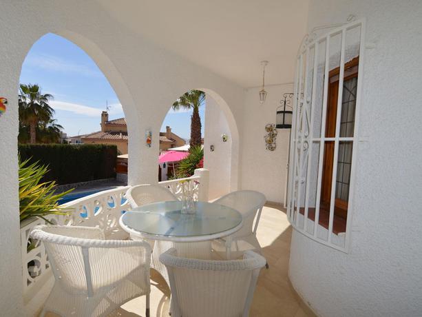 Imagen de los exteriores del Villa Modern Villa in Rojales with Jacuzzi and Private Pool. Foto 4