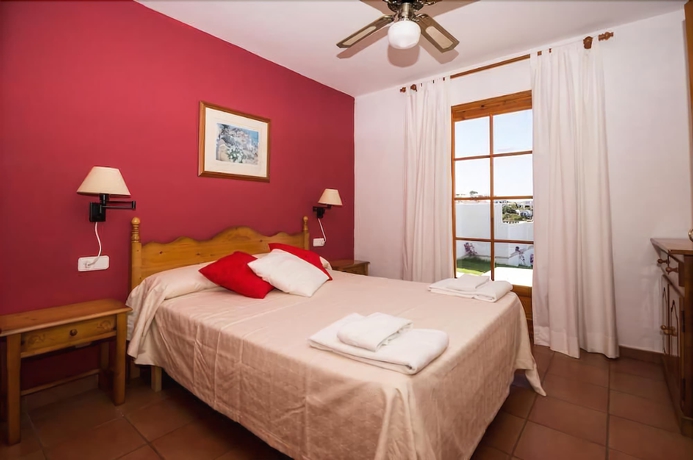 Imagen de la habitación del Villa Playas de Fornells. Foto 2