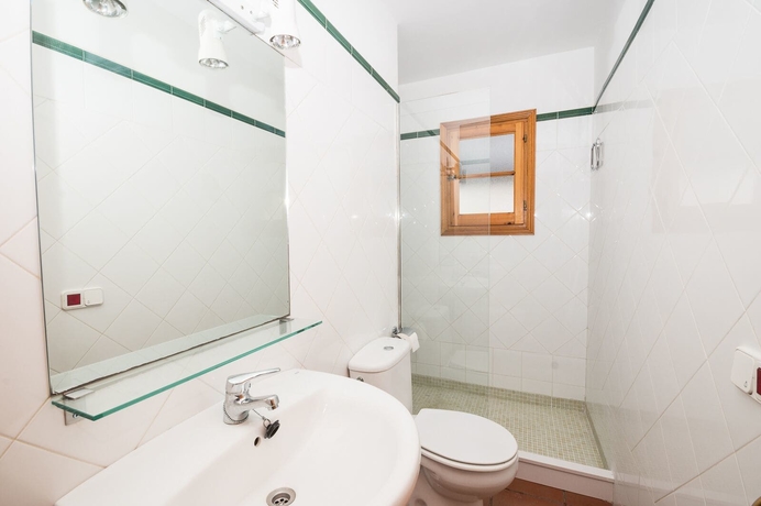 Imagen de la habitación del Villa Playas de Fornells. Foto 17