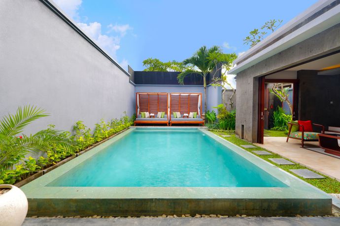 Imagen de la piscina del Villa Seminyak Icon By Karaniya Experience. Foto 18