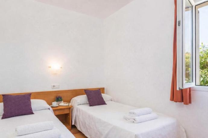 Imagen de la habitación del Villa Serena, Cala Blanca. Foto 2