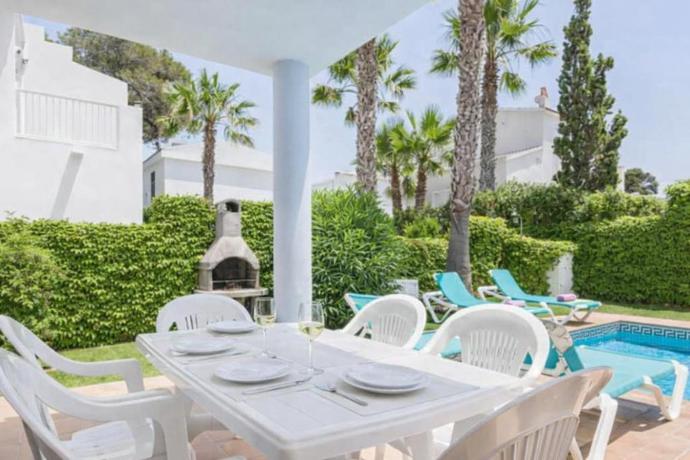 Imagen de la piscina del Villa Serena, Cala Blanca. Foto 7