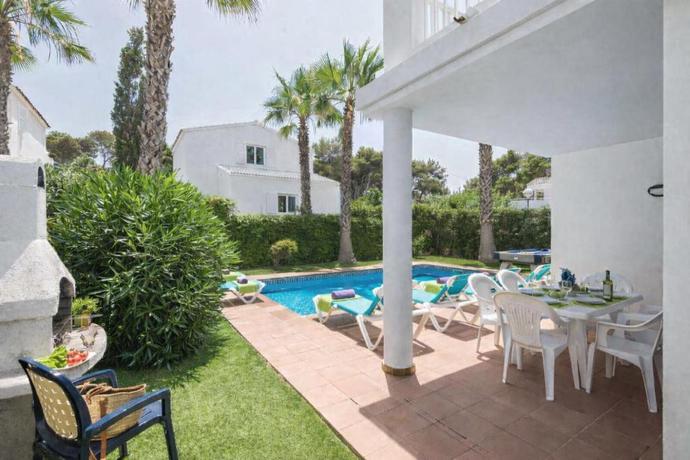 Imagen de la piscina del Villa Serena, Cala Blanca. Foto 9