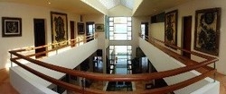 Imagen de los interiores del Villa Suarti Resort s and Gallery. Foto 10