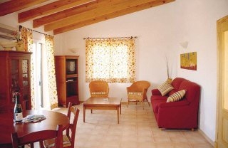 Imagen de los interiores del Villa Torre Solí Garden. Foto 6