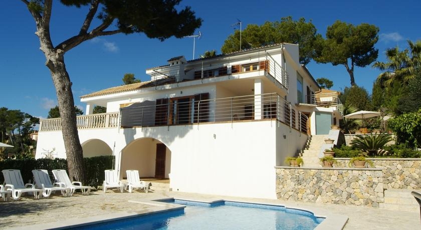 Imagen general del Villa Villa Alcanada. Foto 4