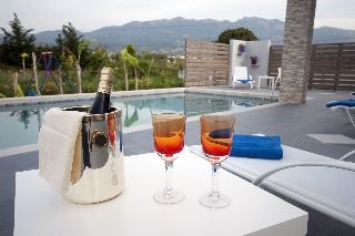Imagen de la piscina del Villa Xenos Villa. Foto 21