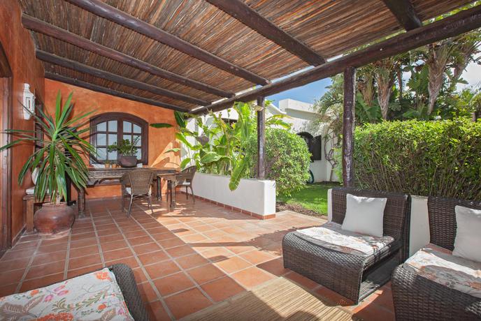 Imagen de los exteriores del Villa s Alondra. Foto 14