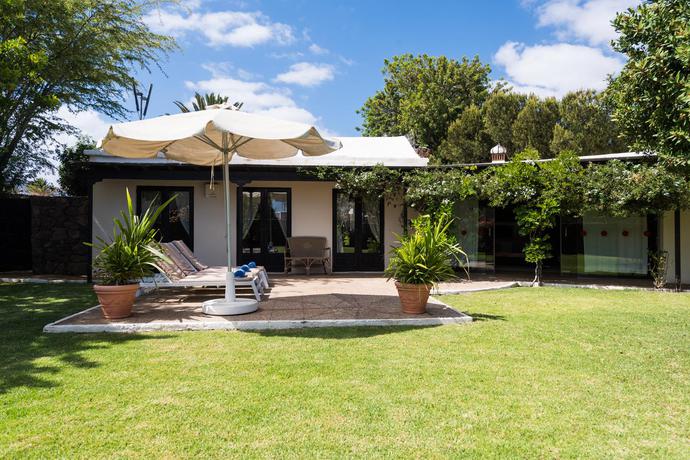 Imagen de los exteriores del Villa s Alondra. Foto 16