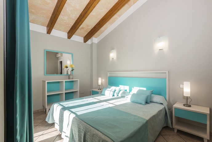 Imagen de la habitación del Villa s Maribel Menorca. Foto 3