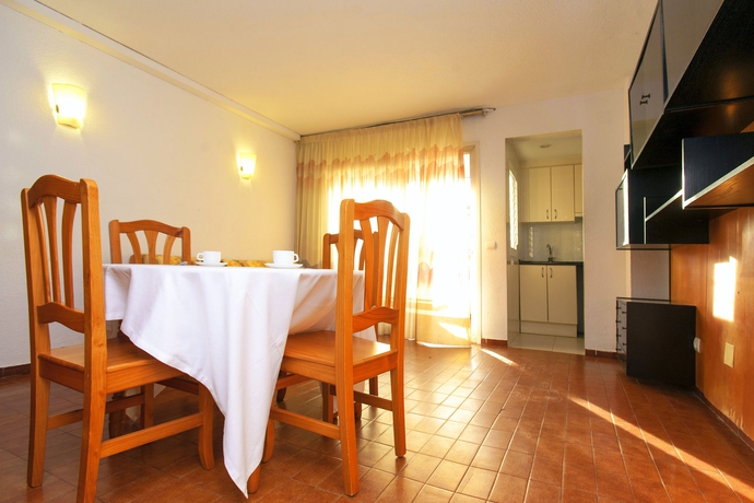 Imagen de la habitación del Viviendas Turísticas Vacacionales Alboran, Salou. Foto 4