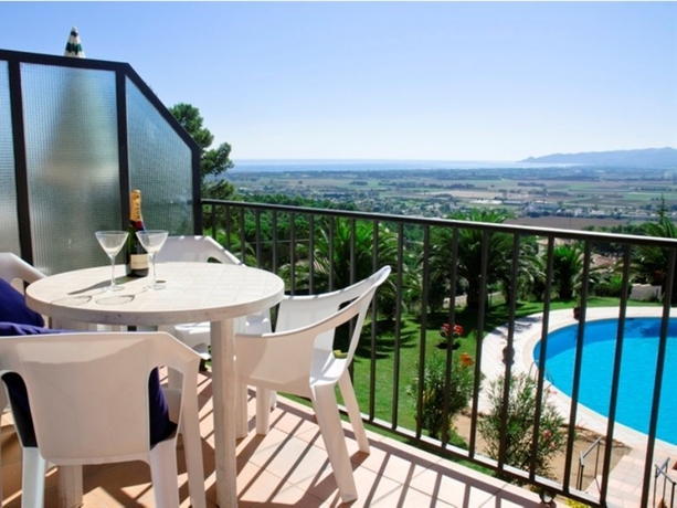 Imagen general del Viviendas Turísticas Vacacionales Apartamentos Club Torrevella. Foto 6