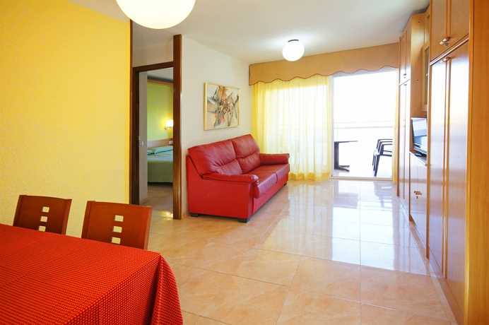 Imagen de los interiores del Viviendas Turísticas Vacacionales Apartamentos Costa D'or. Foto 12