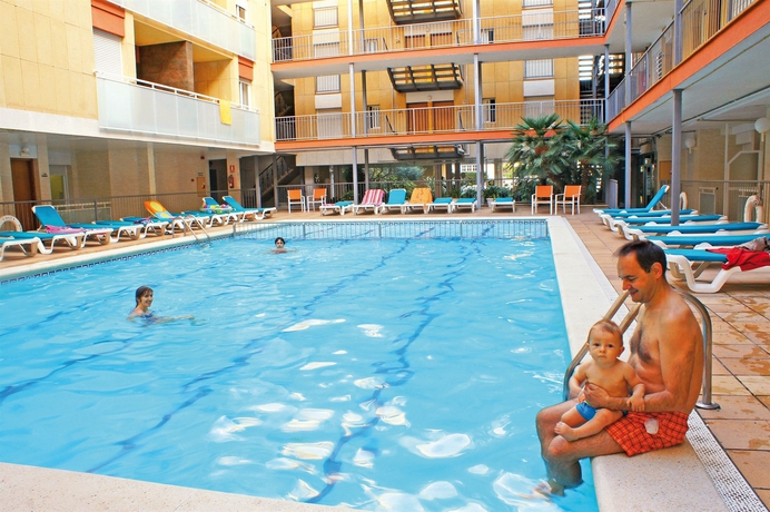 Imagen de la piscina del Viviendas Turísticas Vacacionales Apartamentos Costa D'or. Foto 16