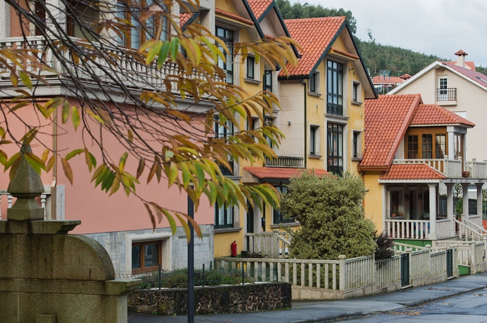 Imagen general del Viviendas Turísticas Vacacionales Apartamentos Vida Corcubión. Foto 2