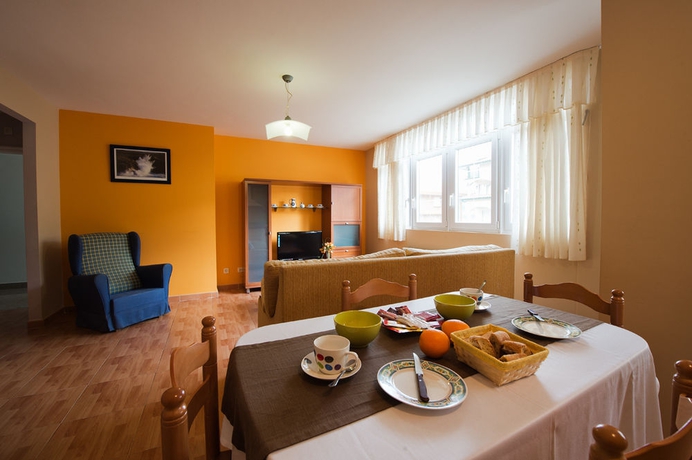 Imagen del bar/restaurante del Viviendas Turísticas Vacacionales Apartamentos Vida Corcubión. Foto 4