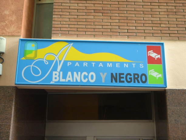Imagen general del Viviendas Turísticas Vacacionales Blanco y Negro, Lloret de Mar. Foto 2