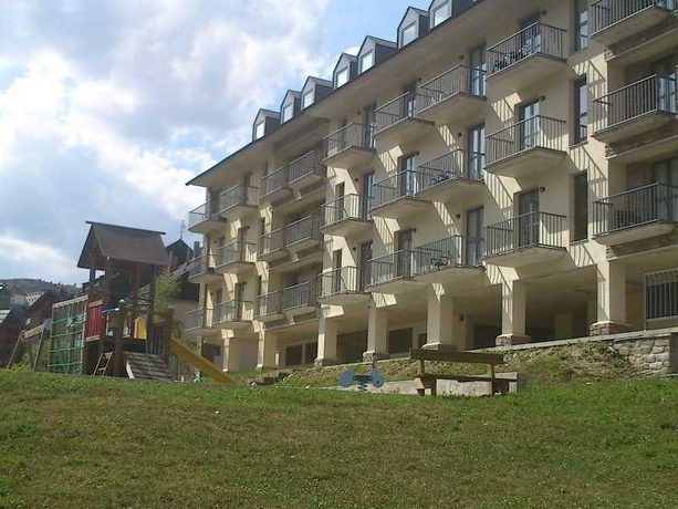 Imagen general del Viviendas Turísticas Vacacionales Candanchu: Edificios Leyre, Riglos y varios. Foto 1