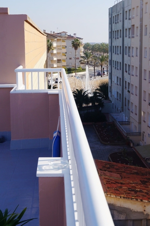 Imagen de los exteriores del Viviendas Turísticas Vacacionales Costamar, Calafell. Foto 13