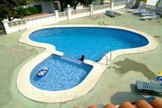 Imagen de la piscina del Viviendas Turísticas Vacacionales Famara. Foto 6