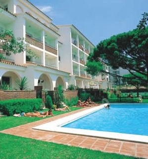 Imagen de la piscina del Viviendas Turísticas Vacacionales Fenals Park. Foto 4