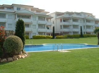 Imagen de la piscina del Viviendas Turísticas Vacacionales Green Mar, Playa de Pals. Foto 4