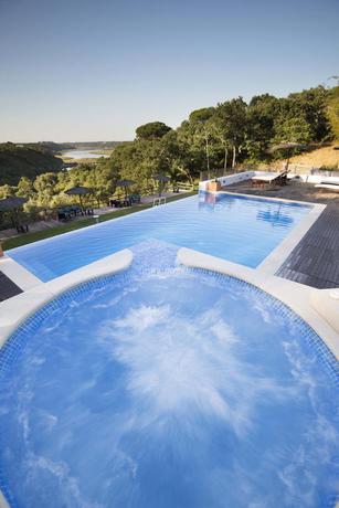 Imagen de la piscina del Viviendas Turísticas Vacacionales Herdade Do Freixial. Foto 17
