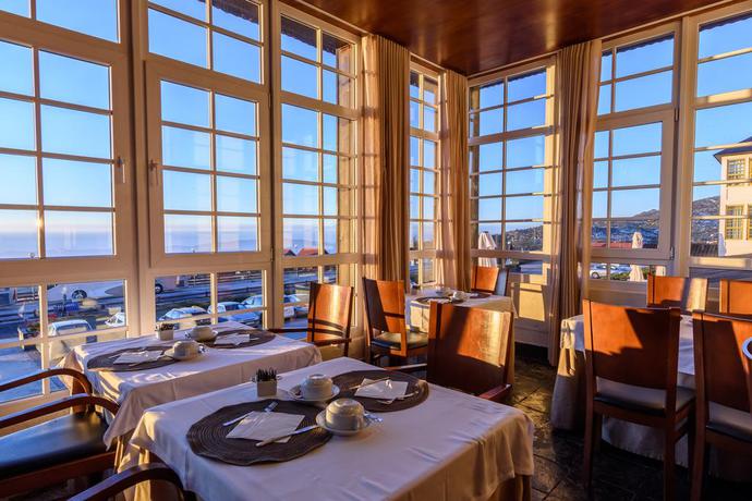 Imagen del bar/restaurante del Viviendas Turísticas Vacacionales Luna Chalets Da Montanha. Foto 2