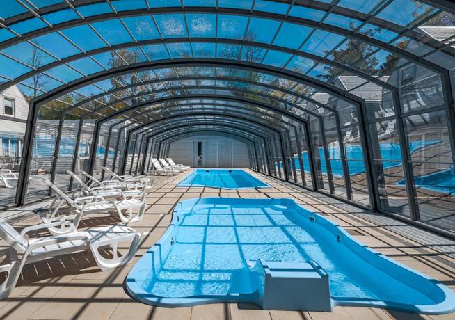 Imagen de la piscina del Viviendas Turísticas Vacacionales Na Klifie WypoczynekandSpa. Foto 8