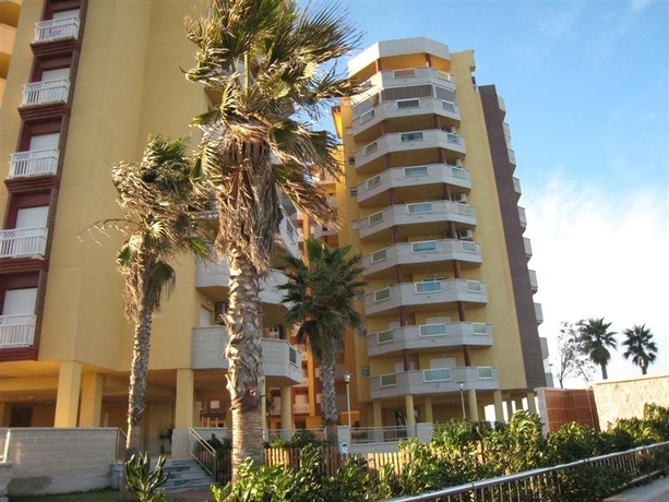 Imagen general del Viviendas Turísticas Vacacionales Playa Principe. Foto 3