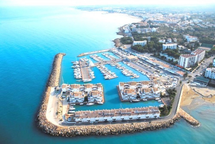 Imagen de los exteriores del Viviendas Turísticas Vacacionales Poblado Marinero 3000. Foto 10