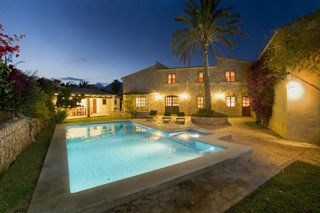 Imagen de la piscina del Viviendas Turísticas Vacacionales Pollensa Villas. Foto 4