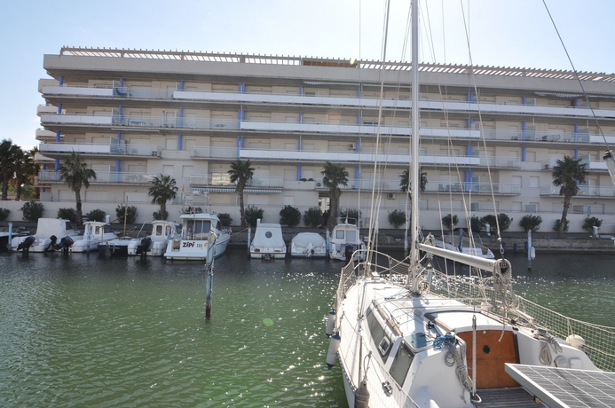 Imagen general del Viviendas Turísticas Vacacionales Port Canigo. Foto 2