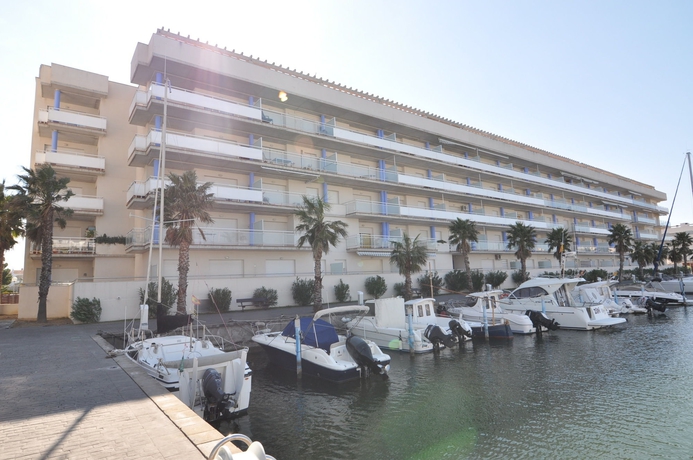 Imagen general del Viviendas Turísticas Vacacionales Port Canigo. Foto 3