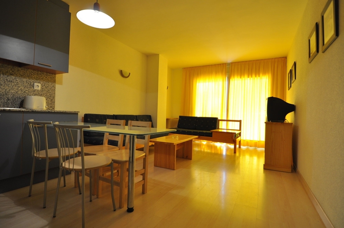 Imagen de la habitación del Viviendas Turísticas Vacacionales Port Canigo. Foto 8