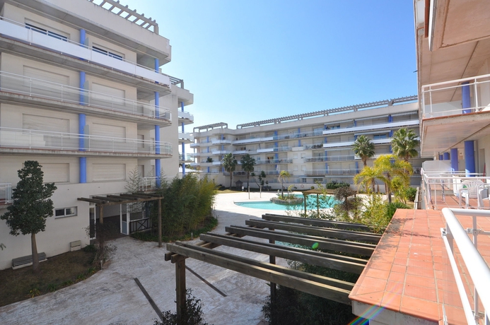 Imagen de los exteriores del Viviendas Turísticas Vacacionales Port Canigo. Foto 11