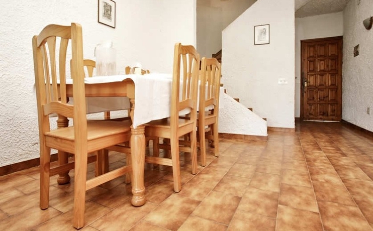 Imagen de la habitación del Viviendas Turísticas Vacacionales Rentalmar El Pinar Adosados. Foto 6