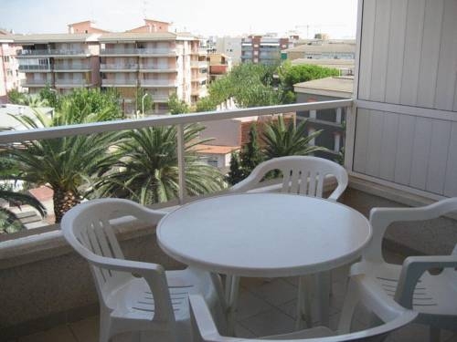 Imagen de los exteriores del Viviendas Turísticas Vacacionales Residencial Prisma, Segur de Calafell. Foto 11