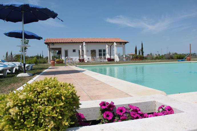 Imagen de la piscina del Viviendas Turísticas Vacacionales Residenza Principina Rta. Foto 14