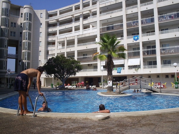 Imagen de la piscina del Viviendas Turísticas Vacacionales Royal Apartamentos Rentalmar. Foto 11