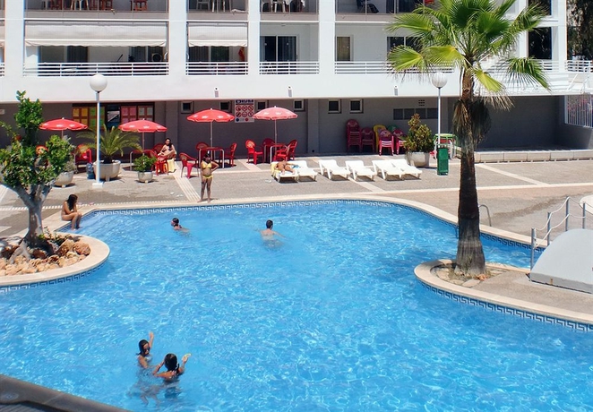 Imagen de la piscina del Viviendas Turísticas Vacacionales Royal Apartamentos Rentalmar. Foto 12