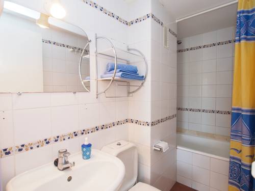 Imagen general del Viviendas Turísticas Vacacionales Royal Marine, Roses. Foto 2