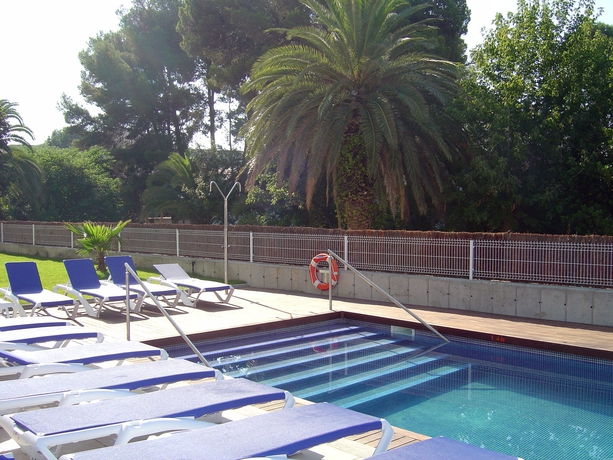 Imagen de la piscina del Viviendas Turísticas Vacacionales Salou Center. Foto 6