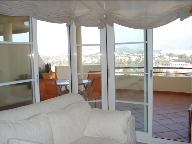 Imagen de la habitación del Viviendas Turísticas Vacacionales Señorío de Aloha. Foto 5