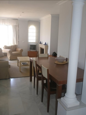 Imagen de la habitación del Viviendas Turísticas Vacacionales Señorío de Aloha. Foto 9