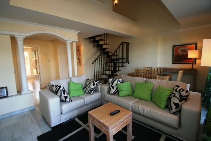 Imagen de la habitación del Viviendas Turísticas Vacacionales Señorío de Aloha. Foto 11