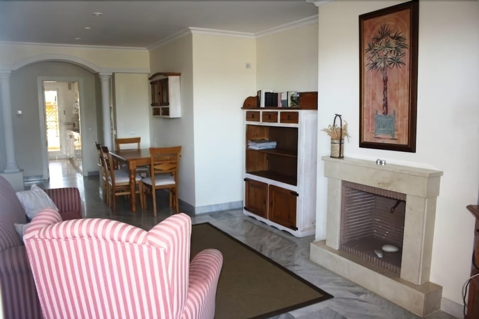 Imagen de la habitación del Viviendas Turísticas Vacacionales Señorío de Aloha. Foto 13