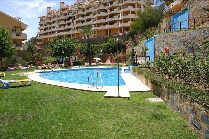 Imagen de la piscina del Viviendas Turísticas Vacacionales Señorío de Aloha. Foto 19
