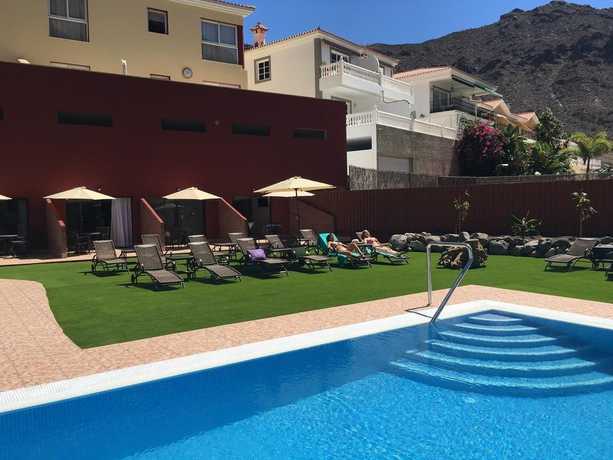 Imagen de la piscina del Viviendas Turísticas Vacacionales Sol Mogan Suites - Adults Only. Foto 6