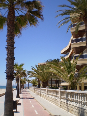 Imagen de los exteriores del Viviendas Turísticas Vacacionales Sol de España. Foto 6